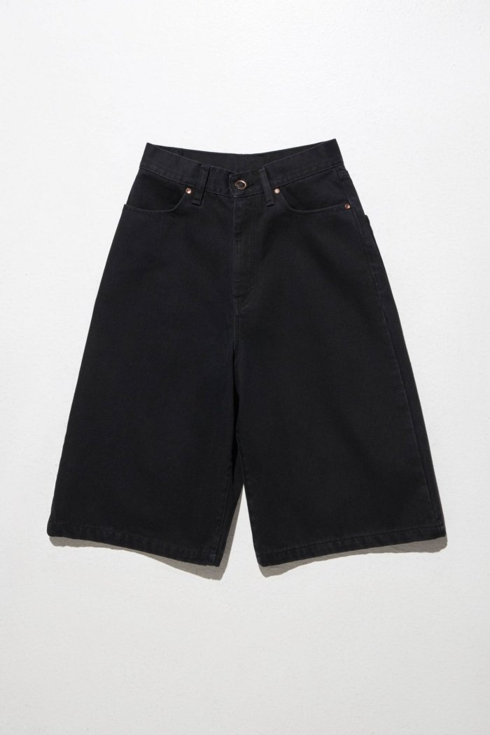 Saturday Black